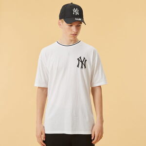 Tričko s krátkym rukávom New Era Distressed Graphic Oversized Tee New York Yankees cwhite