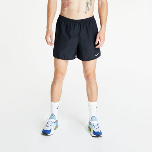 Šortky Nike Challenger Shorts black / red