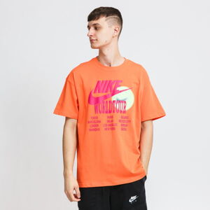 Tričko s krátkym rukávom Nike M NSW Tee World Tour oranžové