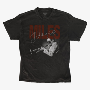 Queens Revival Tee - Miles Davis Playing Trumpet Unisex T-Shirt Black